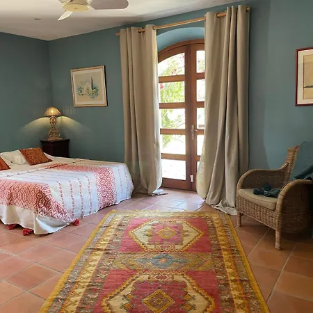 Mas Vigneron Bed & Breakfast